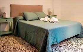 5 Apartamentos Cómodos en el Corazón de Baza